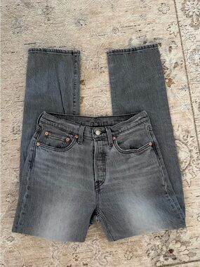 Women's Gray Washed button fly Straight-Leg Jeans EUC 27